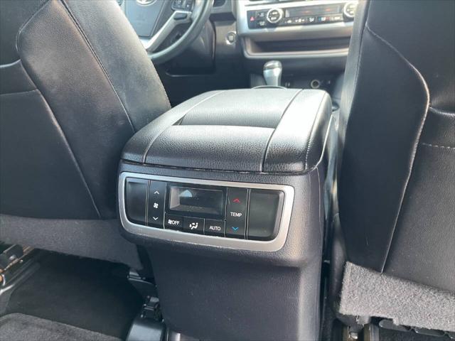 used 2014 Toyota Highlander car, priced at $14,000