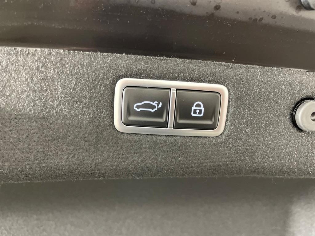 new 2025 Genesis G70 car, priced at $58,190