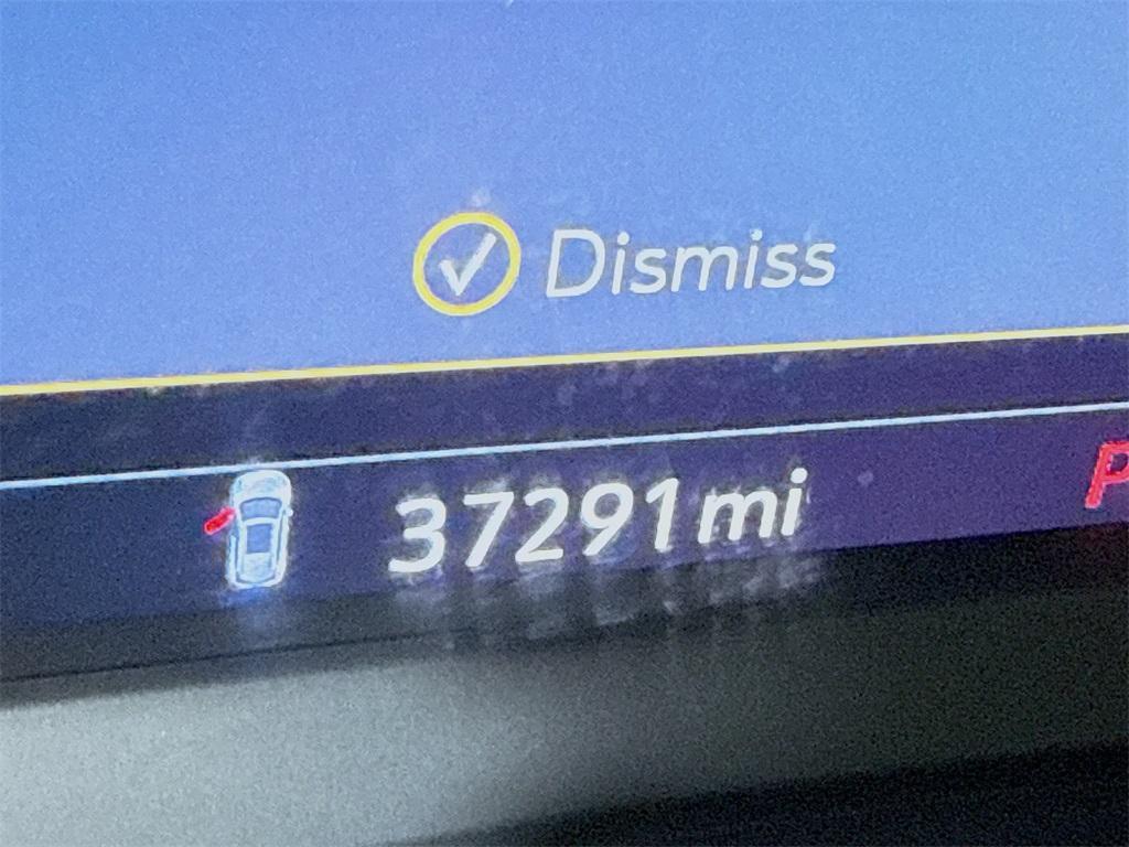 used 2022 Cadillac XT5 car, priced at $35,995