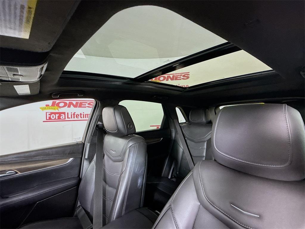 used 2022 Cadillac XT5 car, priced at $35,995