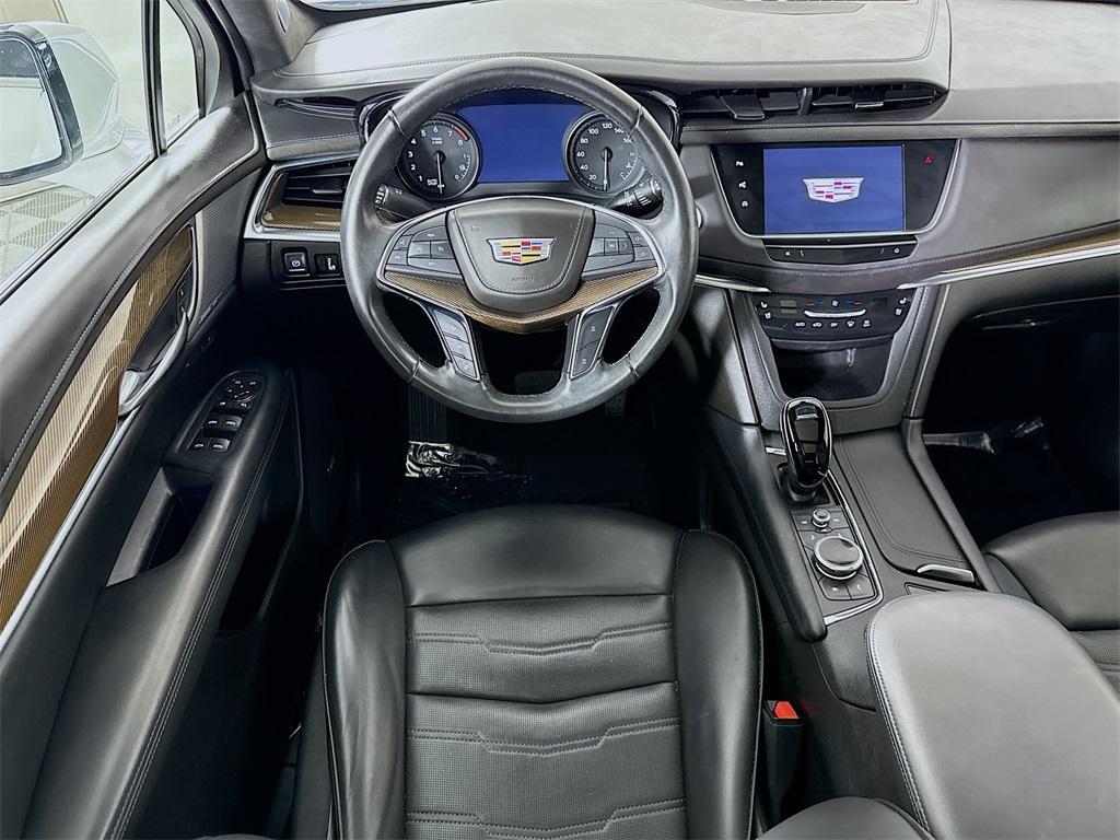 used 2022 Cadillac XT5 car, priced at $35,995