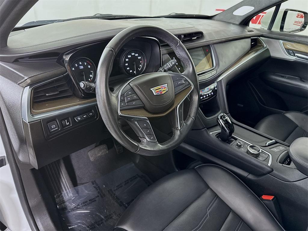used 2022 Cadillac XT5 car, priced at $35,995