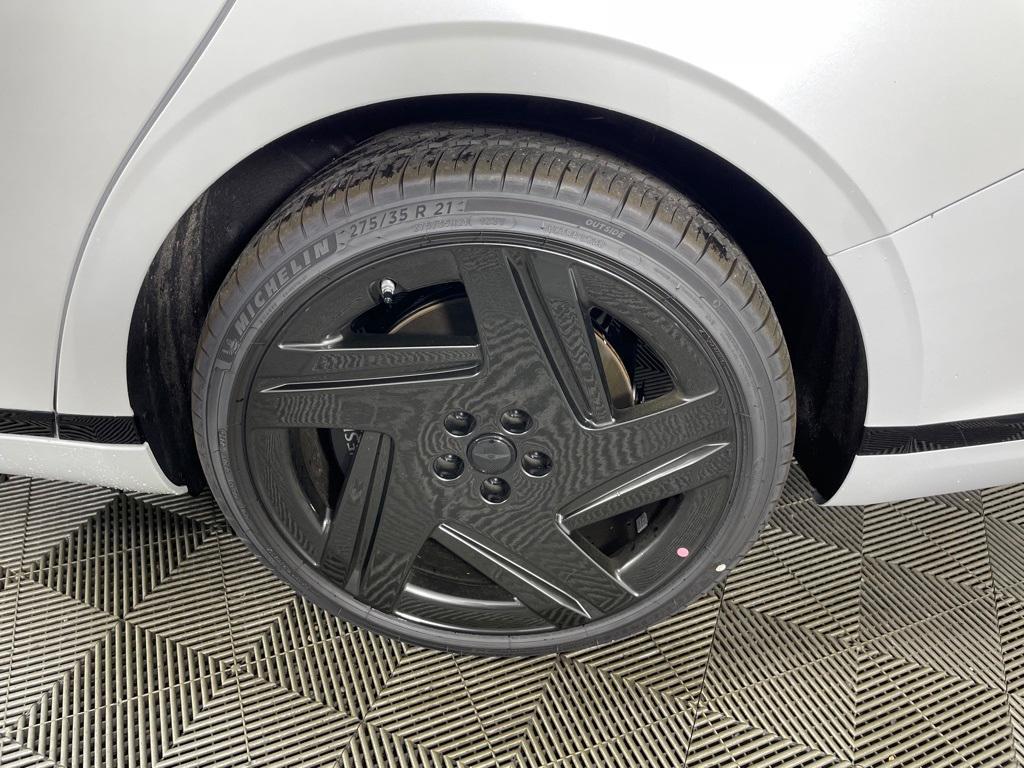 new 2026 Genesis G90 car, priced at $108,065