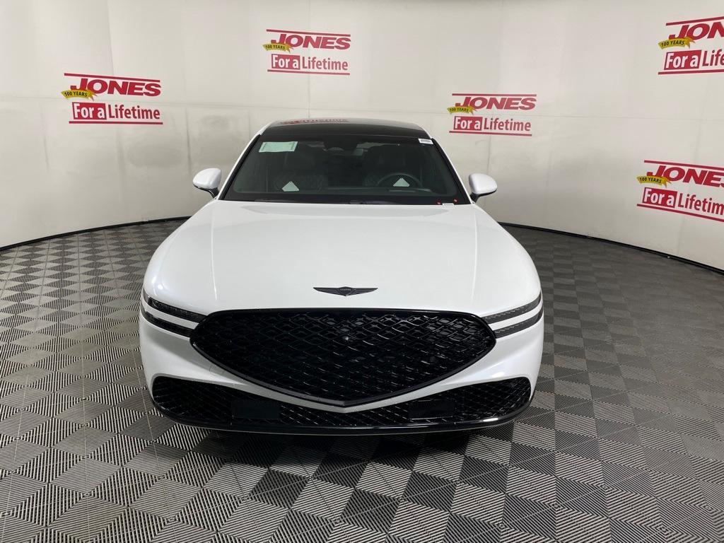 new 2026 Genesis G90 car, priced at $108,065