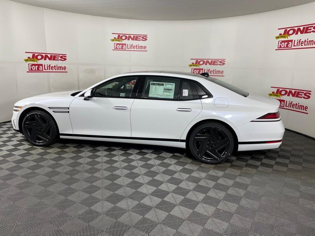 new 2026 Genesis G90 car, priced at $108,065
