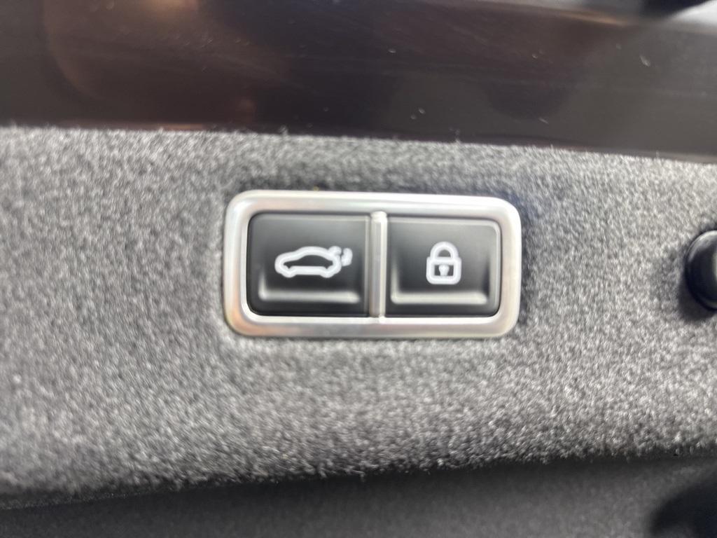 new 2025 Genesis G70 car, priced at $57,555