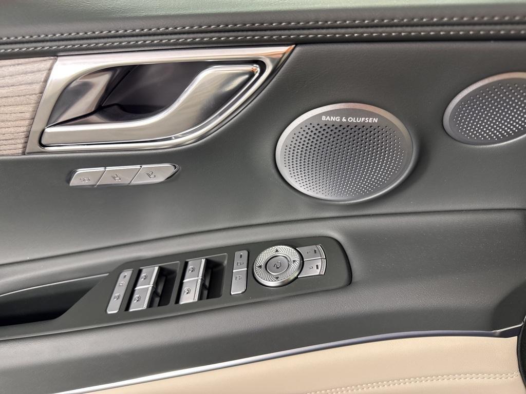 new 2025 Genesis GV80 car, priced at $82,785