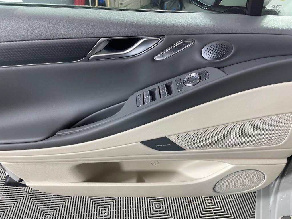 new 2025 Genesis G80 car, priced at $71,110