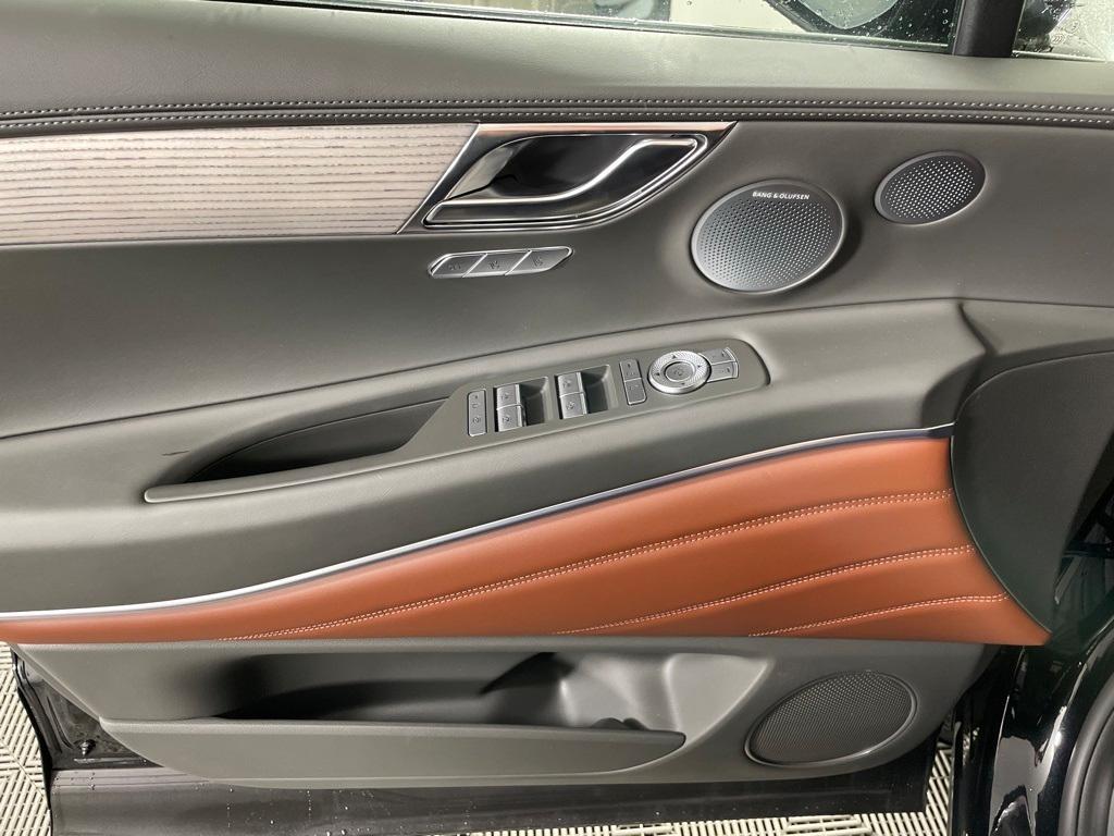new 2025 Genesis GV80 car, priced at $82,570