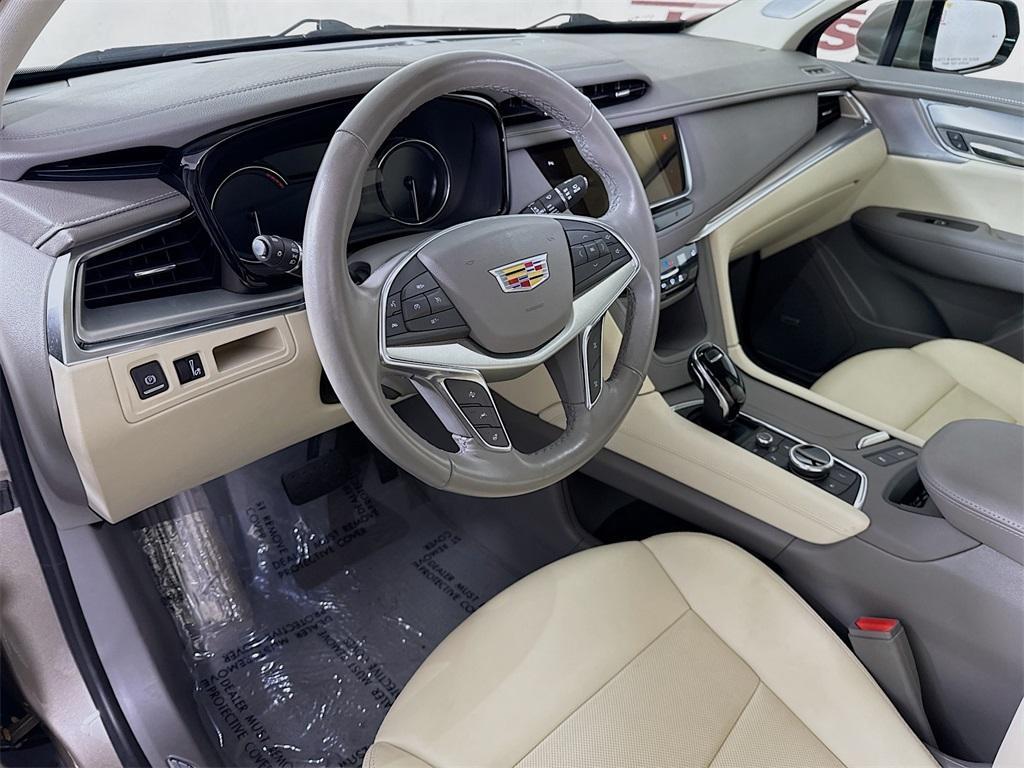 used 2022 Cadillac XT5 car, priced at $35,996