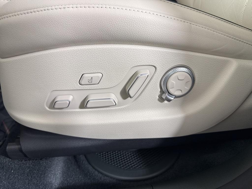 new 2025 Genesis GV80 car, priced at $75,825