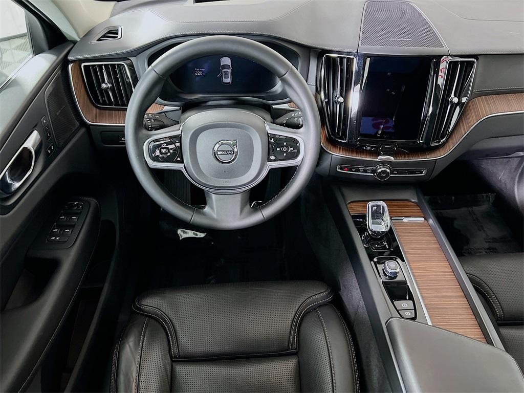 used 2023 Volvo XC60 car, priced at $39,998