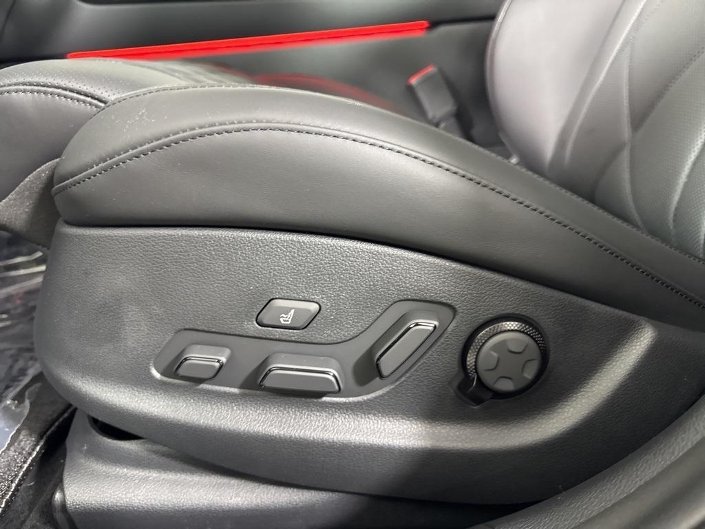 new 2026 Genesis G80 car, priced at $81,720