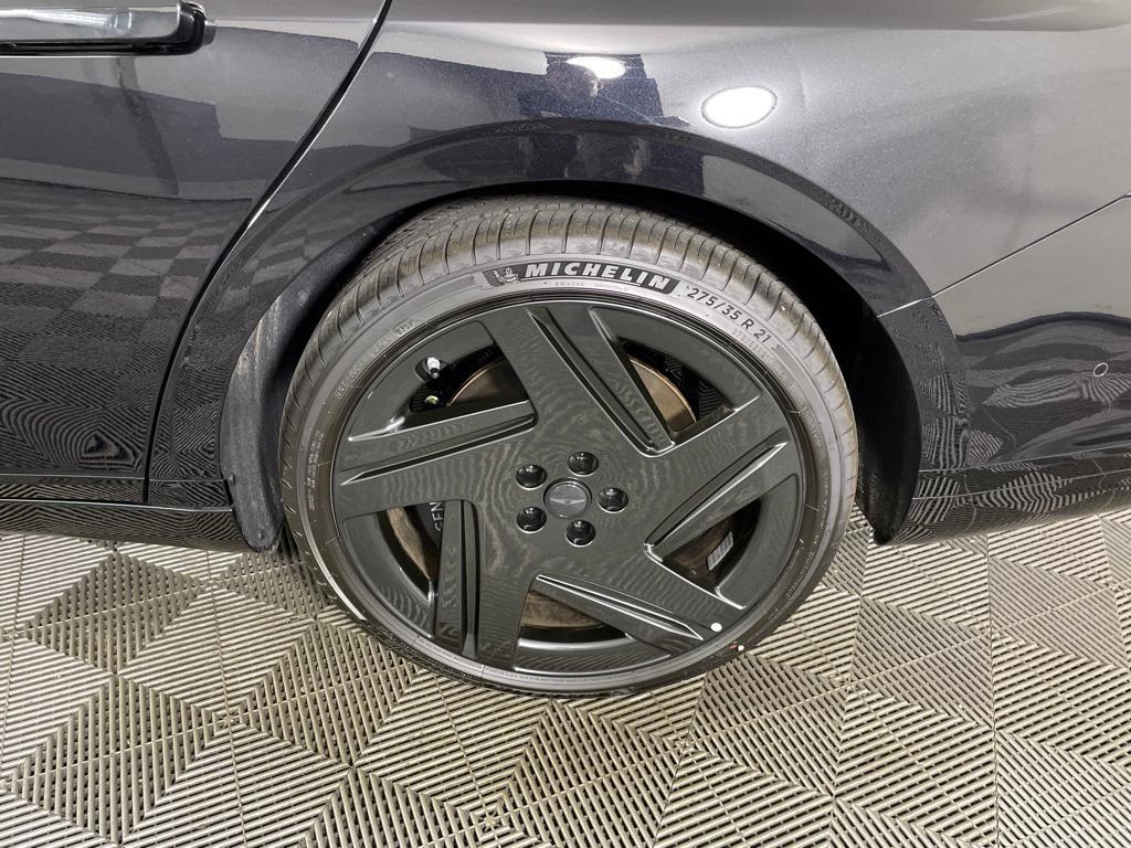 new 2026 Genesis G90 car, priced at $108,065