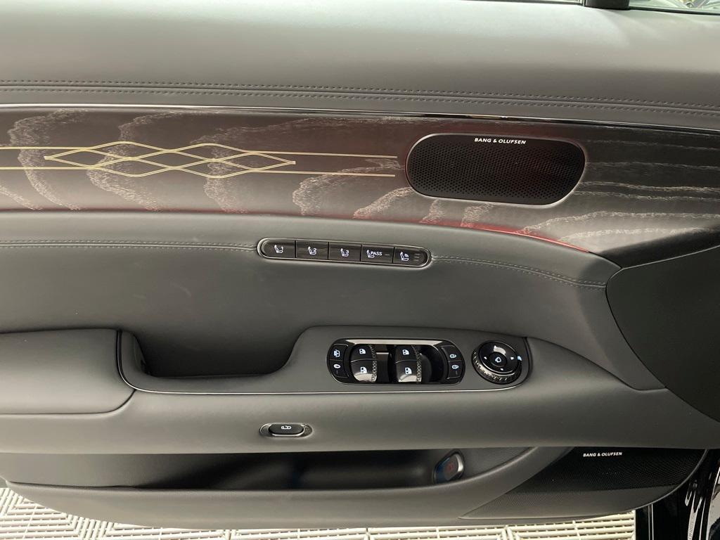 new 2026 Genesis G90 car, priced at $108,065