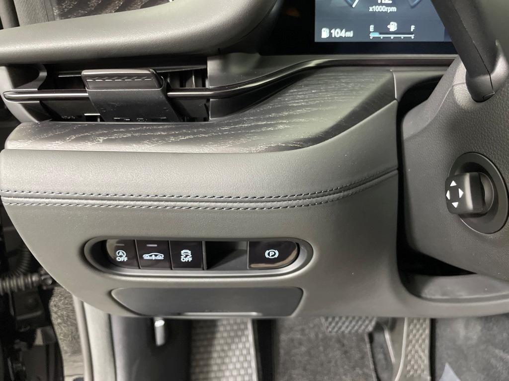 new 2026 Genesis G90 car, priced at $108,065