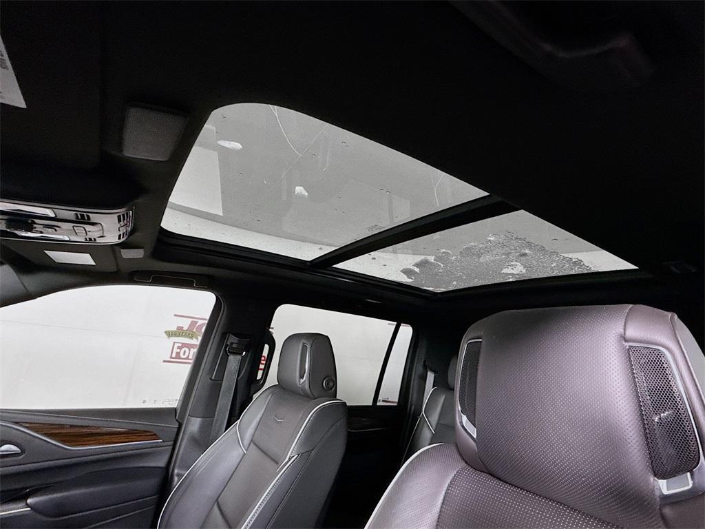used 2023 Cadillac Escalade ESV car, priced at $64,998