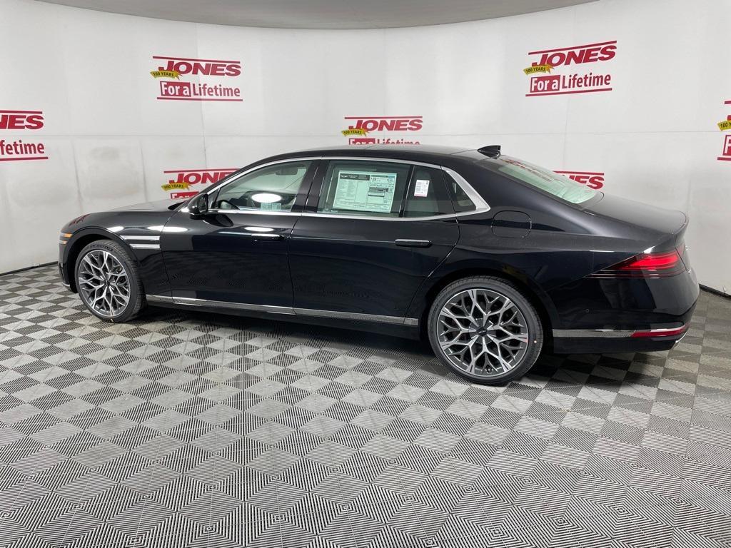 new 2025 Genesis G90 car, priced at $101,900