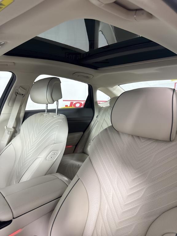 new 2025 Genesis G80 car, priced at $69,495