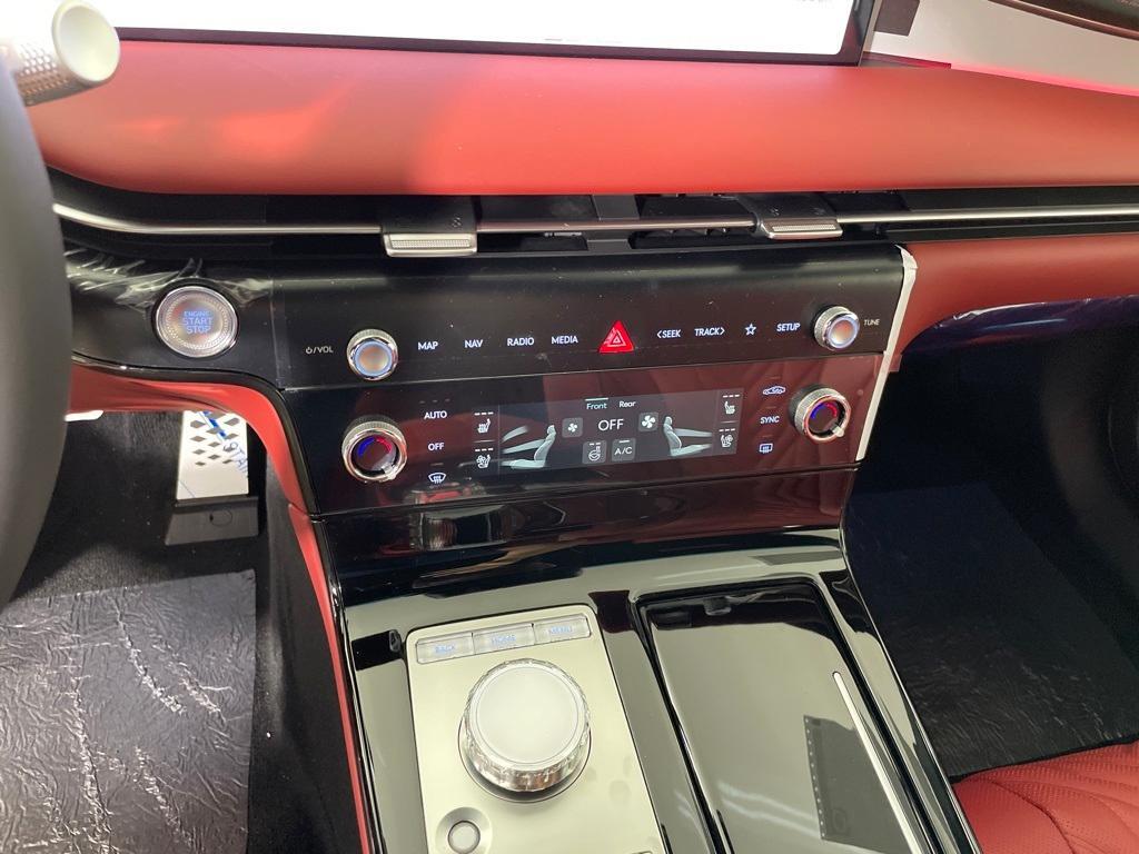 new 2025 Genesis G80 car, priced at $70,155