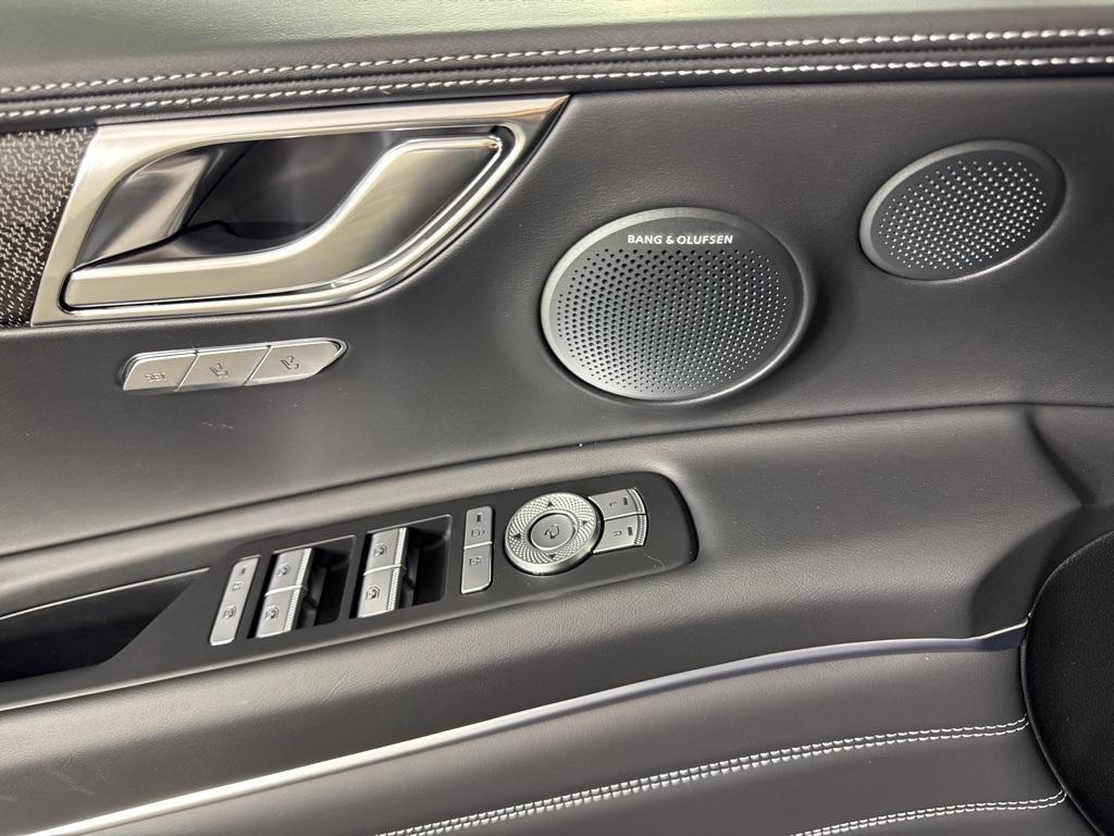 new 2025 Genesis GV80 Coupe car, priced at $88,270