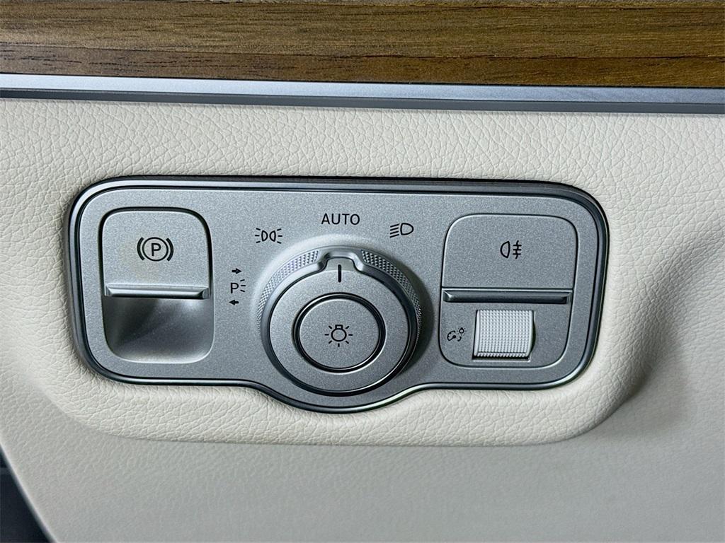 used 2023 Mercedes-Benz GLE 350 car, priced at $49,998