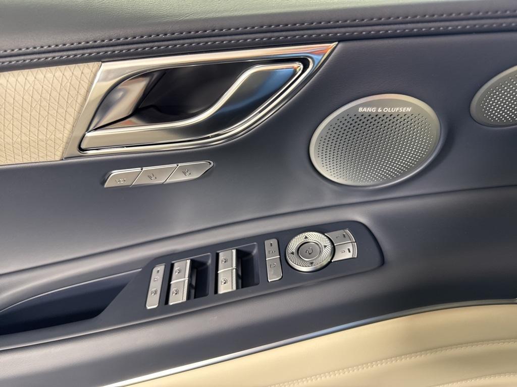 new 2025 Genesis GV80 car, priced at $82,745
