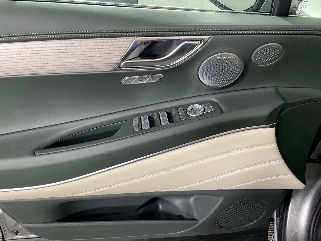 new 2025 Genesis GV80 car, priced at $81,900