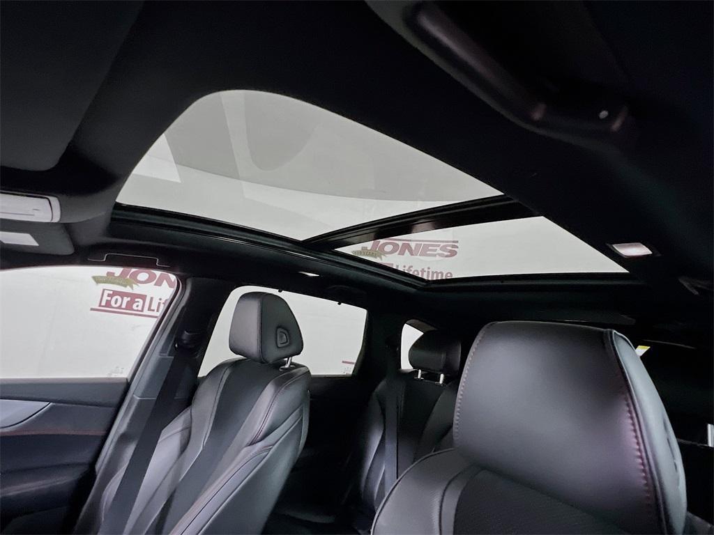 used 2022 Acura MDX car, priced at $40,998