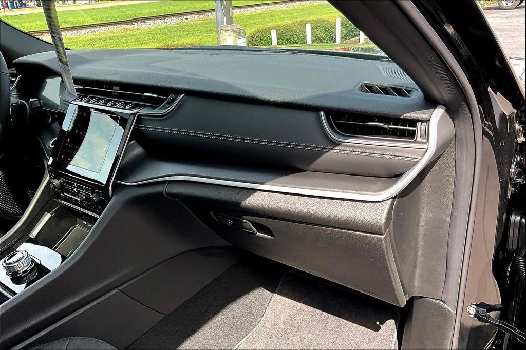new 2025 Jeep Grand Cherokee car, priced at $34,991