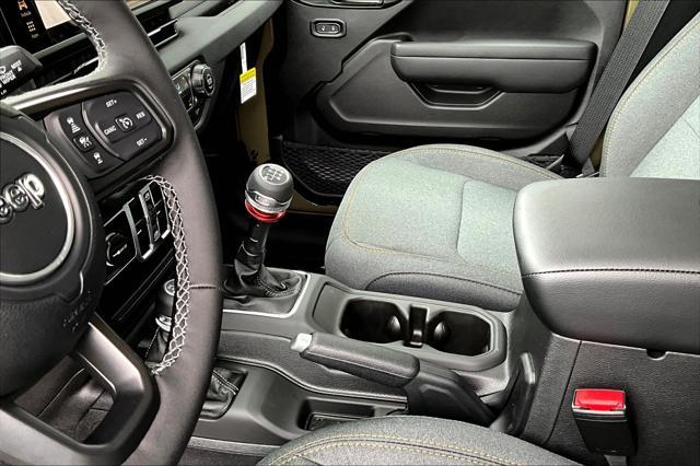 new 2025 Jeep Wrangler car, priced at $44,071