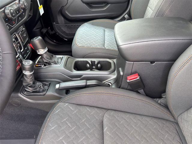 new 2025 Jeep Gladiator car, priced at $45,993