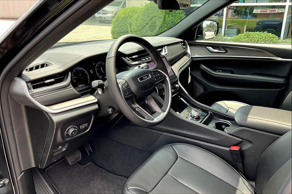 new 2025 Jeep Grand Cherokee L car, priced at $47,991