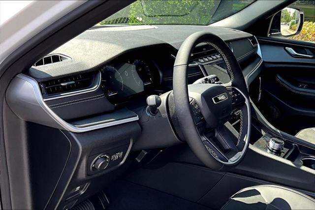 new 2025 Jeep Grand Cherokee L car, priced at $43,884