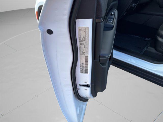 new 2025 Jeep Grand Cherokee L car, priced at $39,657