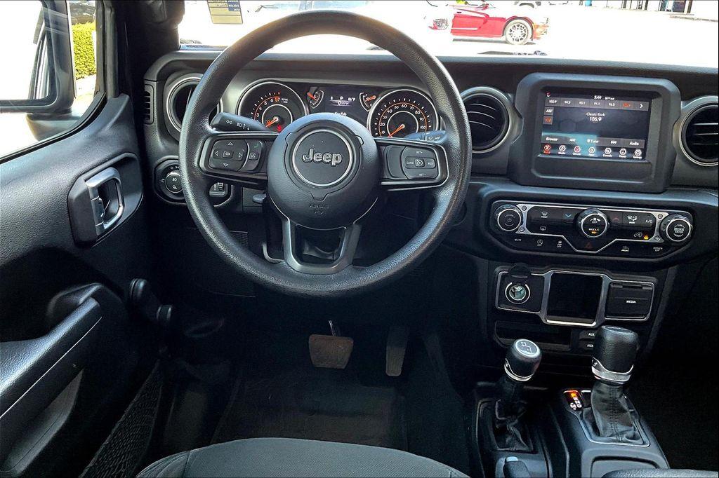 used 2023 Jeep Gladiator car, priced at $32,121