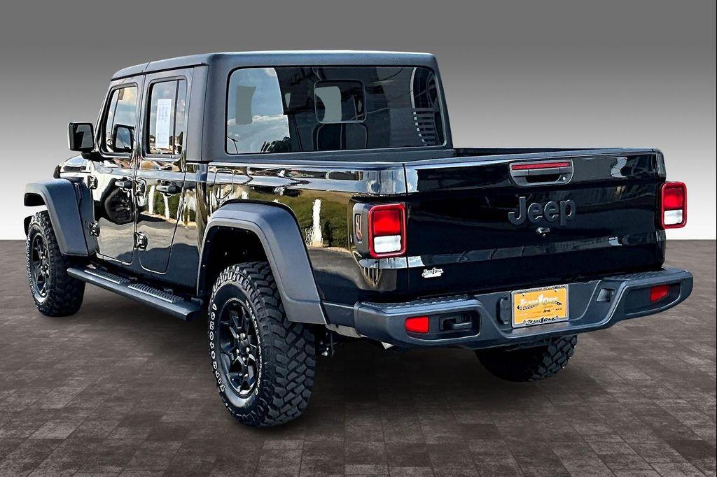 used 2023 Jeep Gladiator car, priced at $32,121