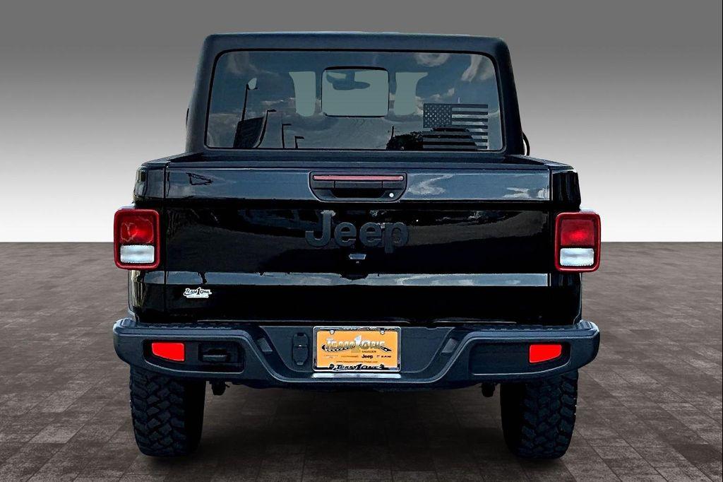 used 2023 Jeep Gladiator car, priced at $32,121