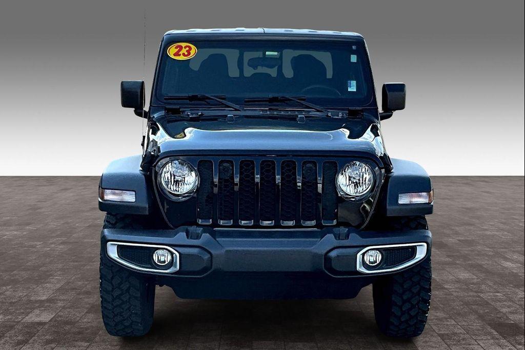 used 2023 Jeep Gladiator car, priced at $32,121