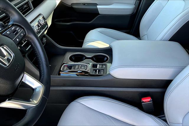 used 2025 Honda Pilot car, priced at $43,636