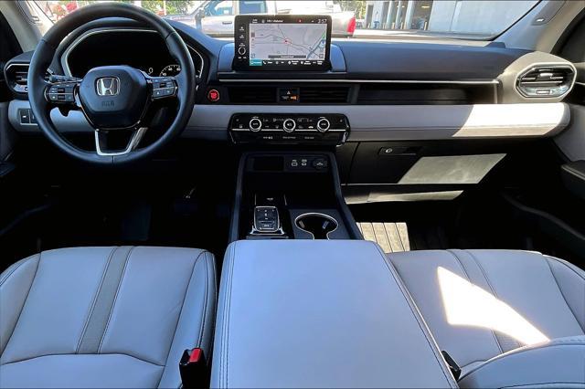 used 2025 Honda Pilot car, priced at $43,636