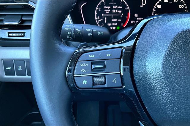 used 2025 Honda Pilot car, priced at $43,636