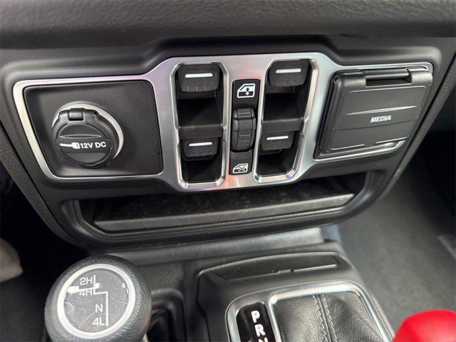 new 2025 Jeep Gladiator car, priced at $43,246