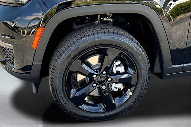 new 2025 Jeep Grand Cherokee L car, priced at $40,993