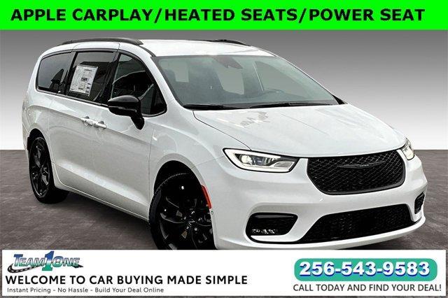 new 2024 Chrysler Pacifica car, priced at $43,247