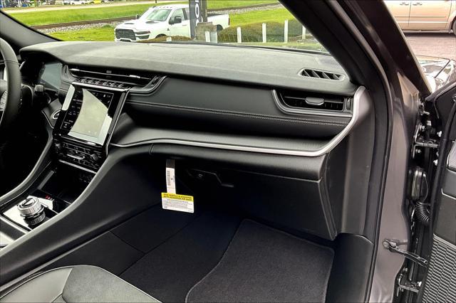 new 2025 Jeep Grand Cherokee car, priced at $40,242