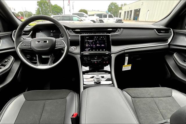 new 2025 Jeep Grand Cherokee car, priced at $40,242