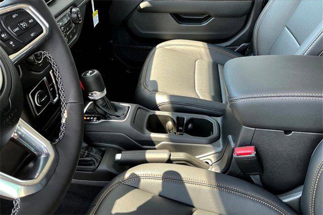 new 2025 Jeep Wrangler car, priced at $48,711