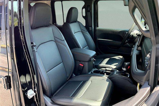 new 2025 Jeep Wrangler car, priced at $48,711