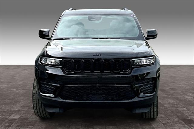 new 2025 Jeep Grand Cherokee car, priced at $39,991
